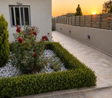 Porto Rafti House | Room with Garden