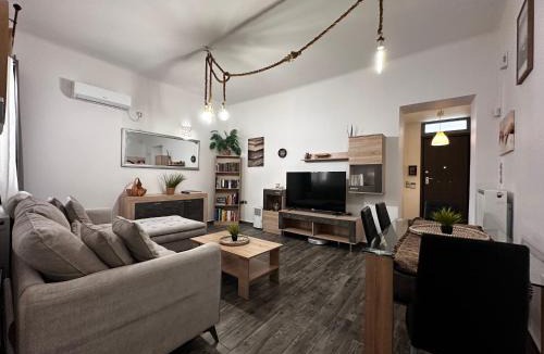 Kolokinthou Apartment | Iliana Peristeri 6 min walk to Metro station