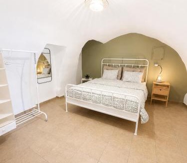 Omales House | Mani Spot Elmare