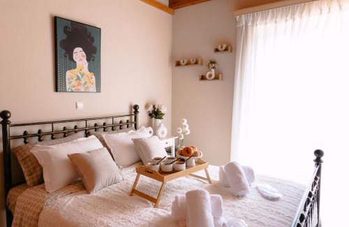 Distomo-Arachova-Antikyra Villa | Jeanne George Estate