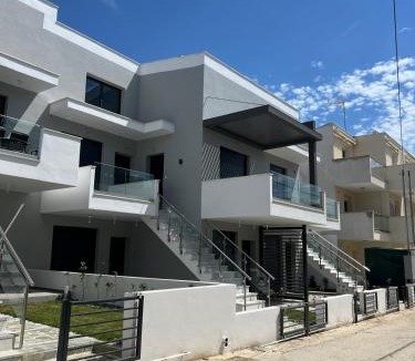 Paralia Ofryniou Apartment | Yellow Breeze Apart Myrto