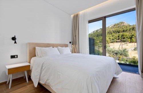 Corinth Hotel | Saronia Estate
