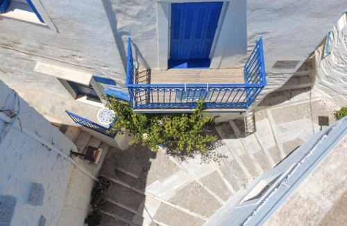 Ano Siros Apartment | The Balcony Of Bougainvillea
