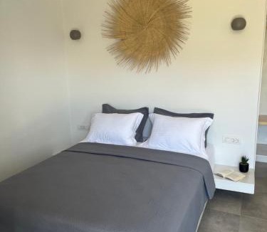 Ios Town Apartment | Sohoro Olive