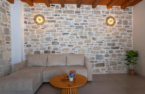 Petrokefalion Apartment | Dianeira Luxury Suites with Shared Pool near Matala