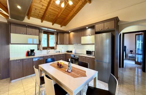 Tselendata Villa | Villa Vassilis Fiscardo Kefalonia