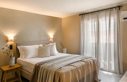 Lixouri Hotel | Nomāde Agora Suites - Lixouri Town Centre, Kefalonia - Private Balconies