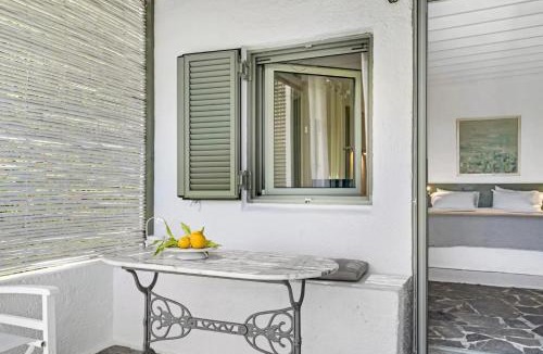 Gythio Apartment | Niriides Mani Beachfront Residences
