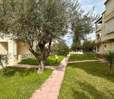 Pefkochori Apartment | Avra Yard Suites