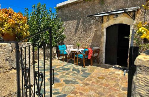 Megala Chorafia House | Anna's Stone House