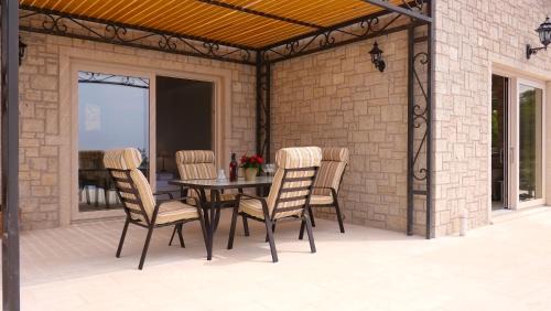 Rantatika Villa | Erimitis View Villa