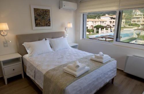 Platanitis Villa | Seafront Villa Ciel with Private Pool in Nafpaktos