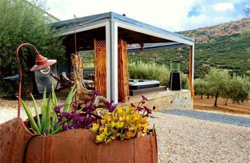 Lirkia House | Elaia Rest House Retreat in nature