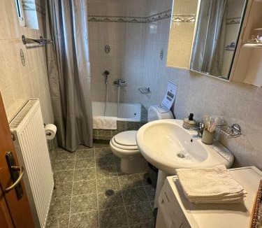 Konitsa Apartment | House by the Mountain