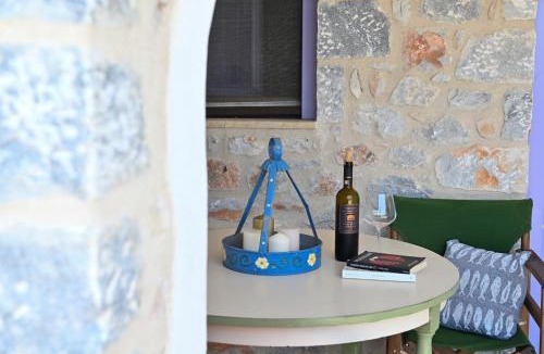 Pyrgou Dirou House | Kivotos Mani