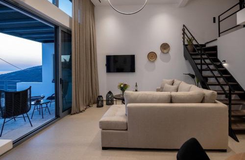 Exomvourgo Villa | Tinian Sunset Suite