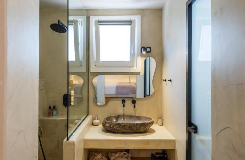 Mykonos Town Hotel | Jacuzzi Suite by Divalproperties-Mykonos