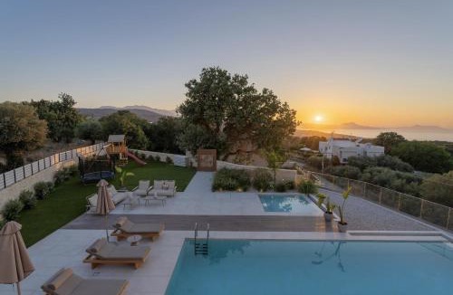 Prines Villa | Georgia Villa - With Private Heated Pool
