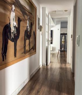 Amarousion Apartment | Σύγχρονο, Ευρύχωρο Vintage δίπλα στο Mall