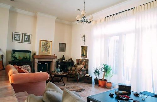 Alexandroupoli Villa | 4 bedroom Luxury Villa with Swimming Pool and Lush Gardens Close to City & Beach