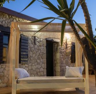 Porto Koukla House | Vardiola Houses, close to Agios Sostis Beach, by ZanteWize