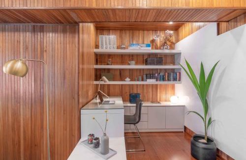 Thissio Apartment | Foothills of Acropolis-Thissio 3 bdrm apartment
