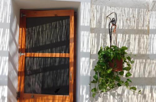 Menetai House | rooster