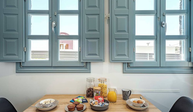 BlackStone Luxury Suites in Santorini