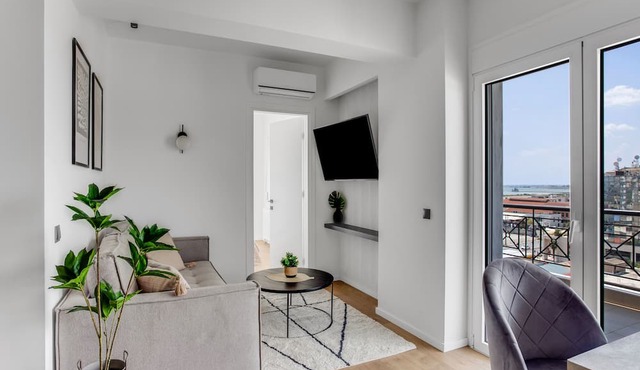 Sanders Arch - Charming 1-bdr Apt w Balcony in Thessaloniki