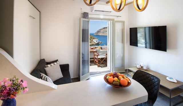 Droufakos home - Lux seafront apt in Sifnos