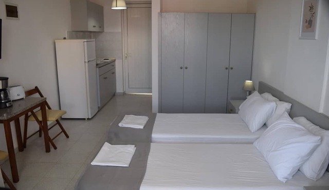 Lefteris Insta-worthy Studio With Garden View in Rhodes