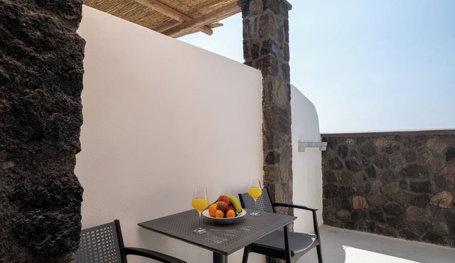 Sand Gem - Beach Apartments in Santorini