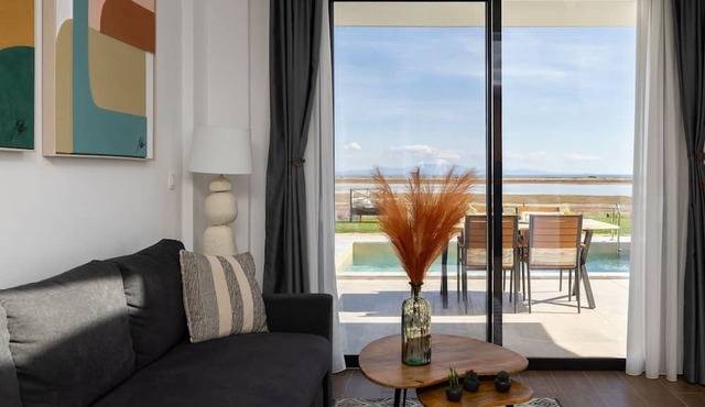 Flamingo Living Suites & Villas in Nea Propontida