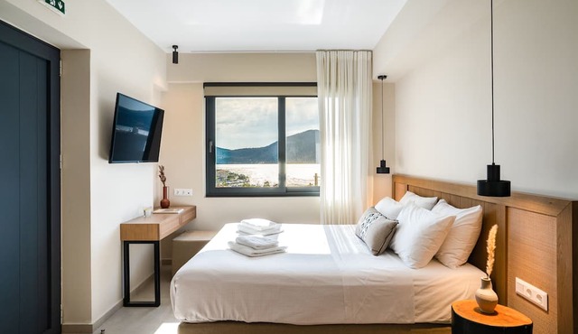 Elivia Boutique Suites in Karystos