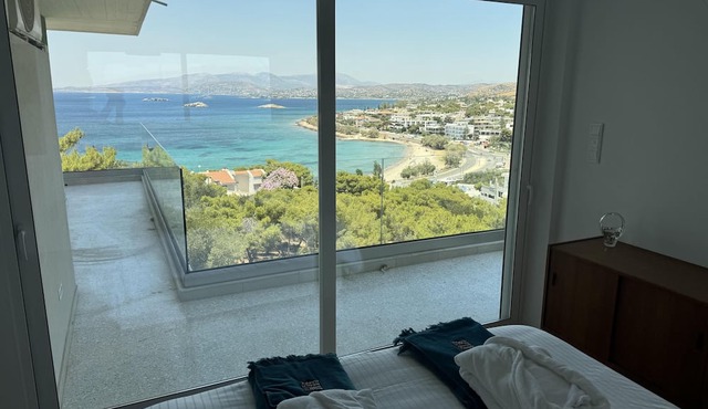 Luxurious 2-bed Seaside Apartment in Saronida in Saronikos