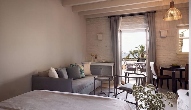 Porto Kea Suites in Kea