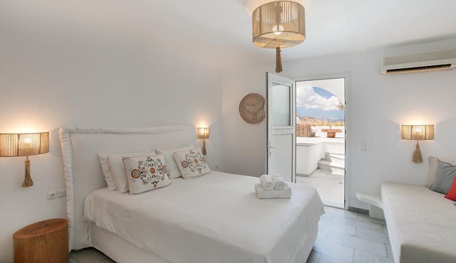Ippokampos Beachfront in Naxos