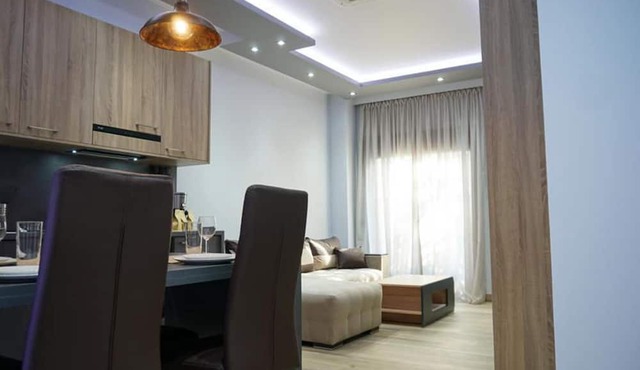 1 Bed Apartment - Sleeps 4 - Parking, Wifi in Nea Propontida