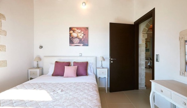 Peacefull Stone-Built Villa in Mylopotamos