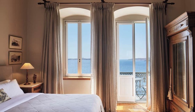 Syrou Melathron in Syros