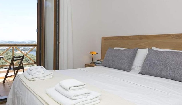 2B Luxurious Villa Io, With Private Pool And Stunningt Sea Views in Skiathos