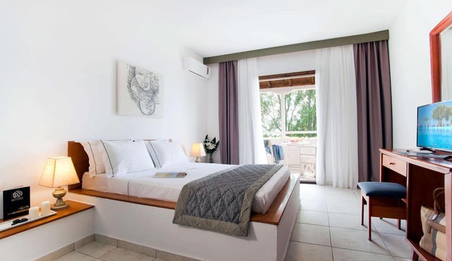 Acrotel Elea Beach in Sithonia