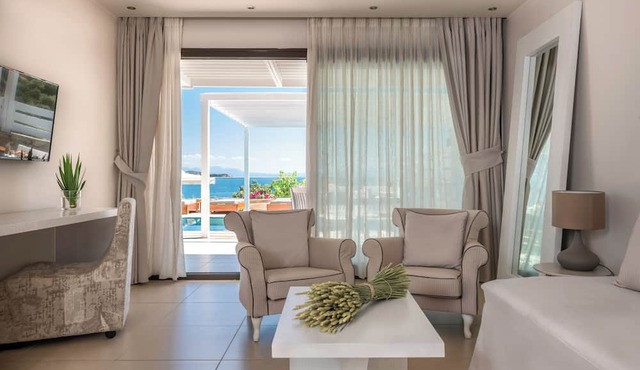 Kassandra Bay Resort, Suites & Spa in Skiathos