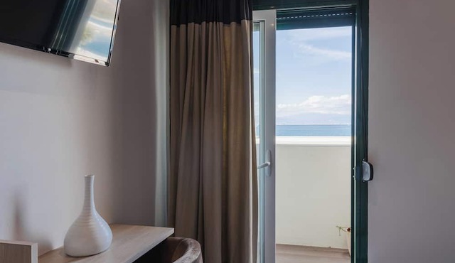 Plaza Hotel in Loutraki-Agioi Theodoroi