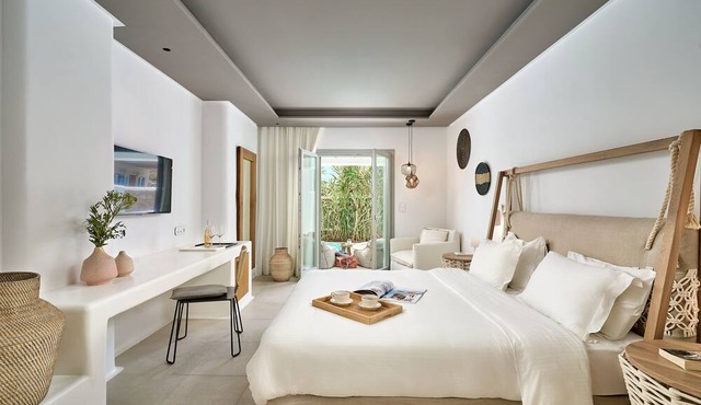 Adorno Beach Hotel & Suites in Mykonos