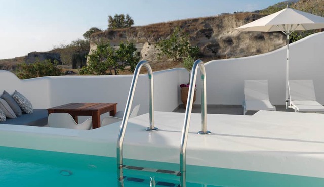 Drops Cave Houses in Santorini