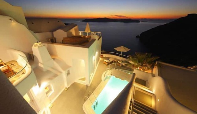 Ikastikies Suites in Santorini