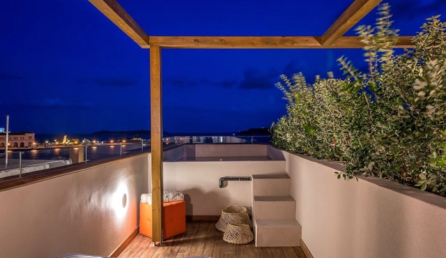 Shapes Luxury Suites in Syros