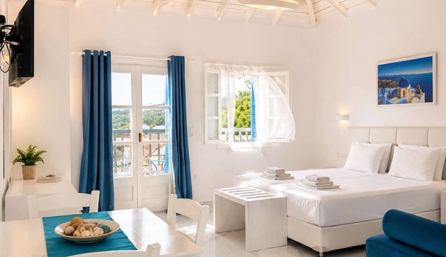 Limnionas Bay Hotel in Limnionas