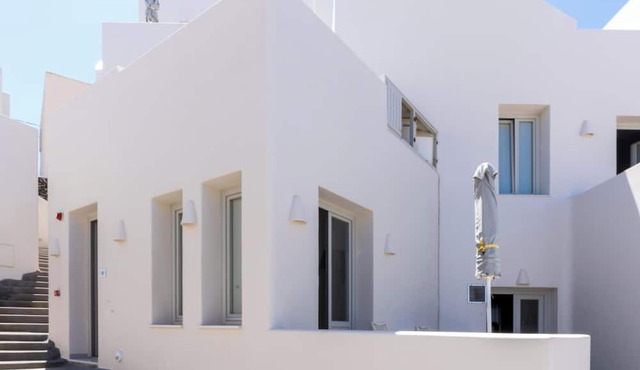 Hotiday Santorini Oia in Santorini
